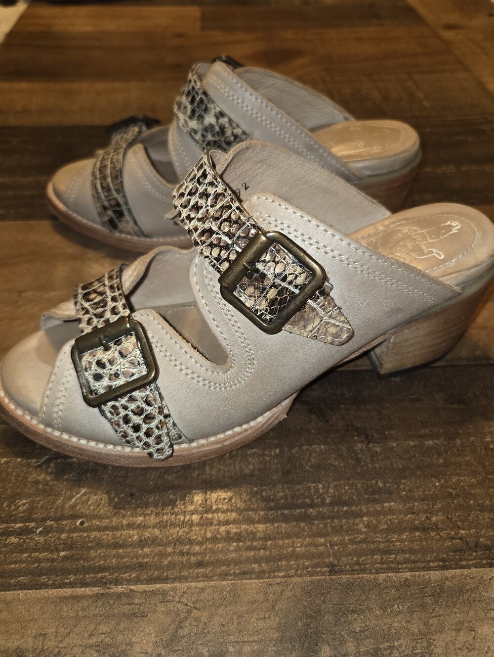 FREEBIRD Stores Caprice Slides Sandals Two-Strap Buckle Mules 7 - Picture 4 of 8